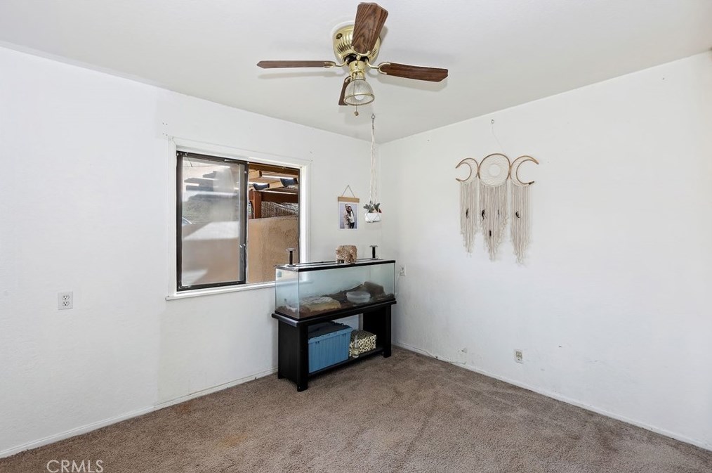 17991 Palm Dr, Hesperia CA  92345-6952 exterior