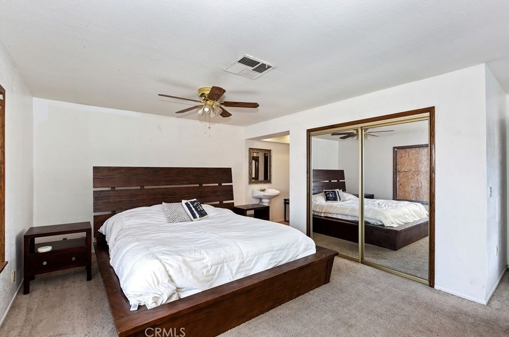 17991 Palm Dr, Hesperia CA  92345-6952 exterior