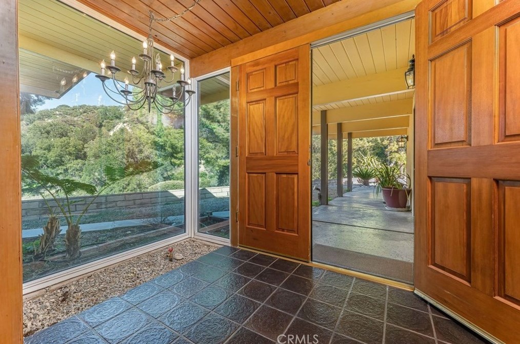 2475 Shields St, Glendale, CA 91214