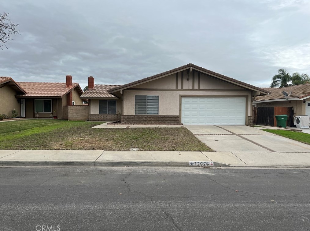 12926 Sunnyglen Dr, Moreno Valley, CA 92553-5634