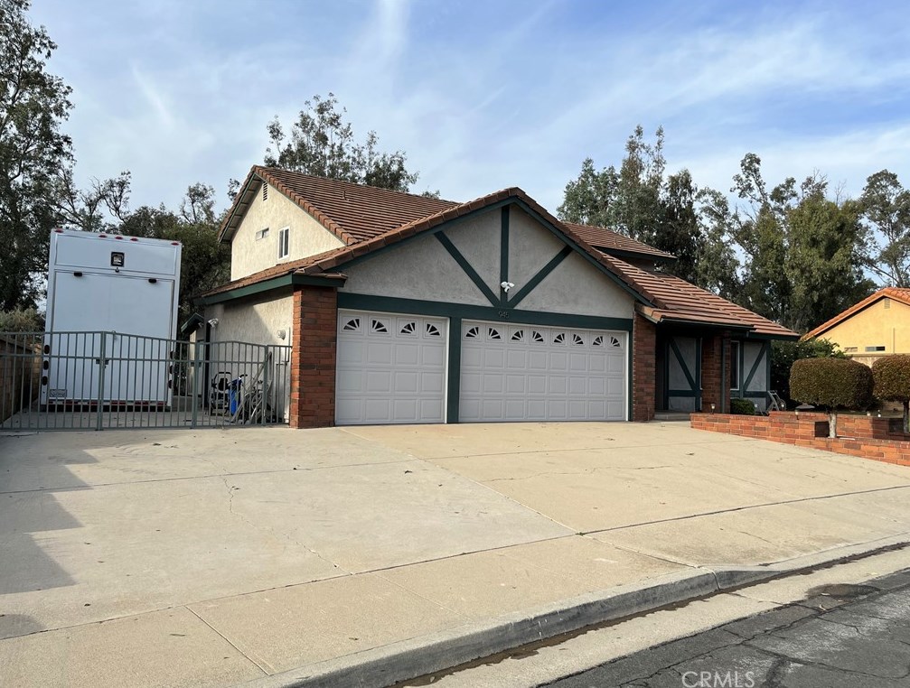 945 Wellington Rd, San Dimas, CA 91773
