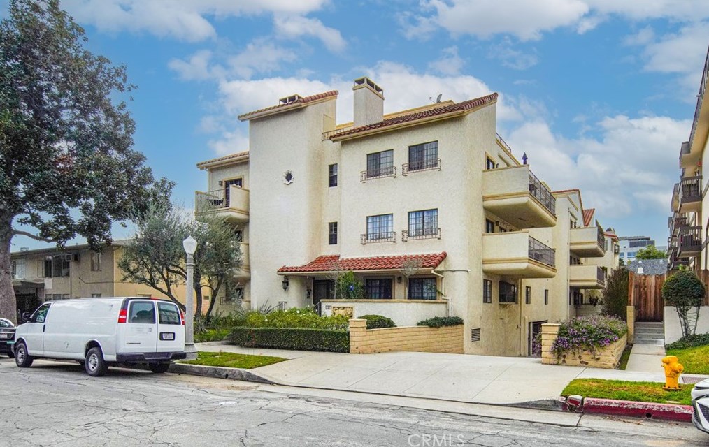 227 Madison Ave, Pasadena CA  91101-3601 exterior