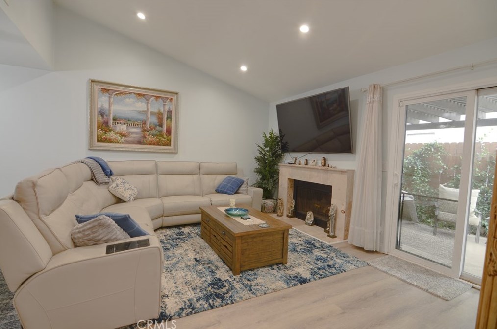259 W Dexter St, Covina, CA 91723