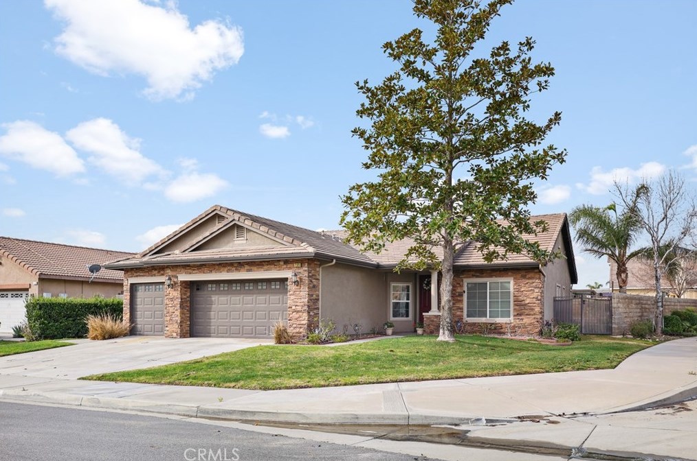 7190 Arlington St, Fontana, CA 92336-0870