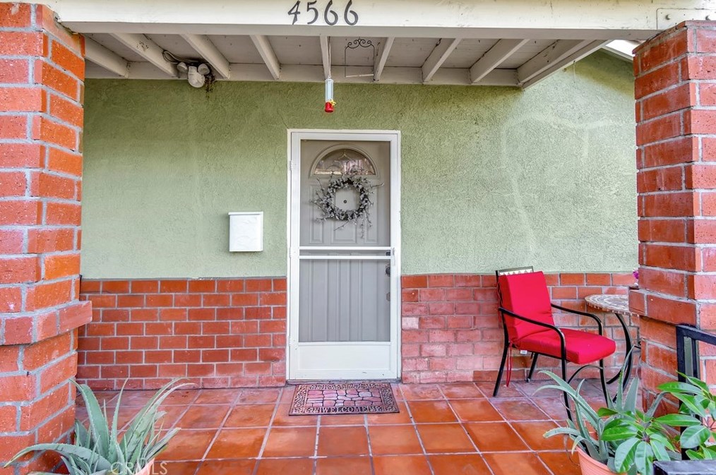 4566 Ferntop Dr, Los Angeles, CA 90032-2640