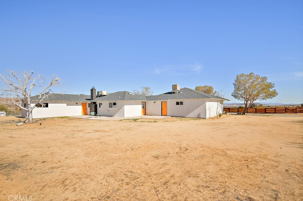 6762 Outpost Rd, Joshua Tree CA  92252-2238 exterior