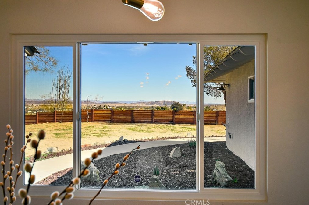 6762 Outpost Rd, Joshua Tree CA  92252-2238 exterior