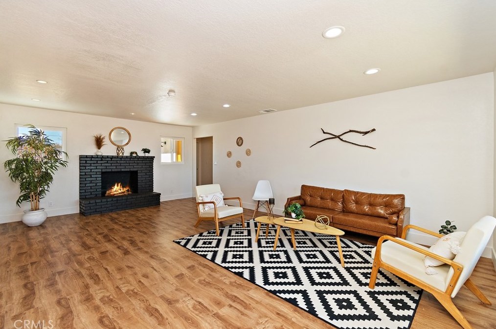 6762 Outpost Rd, Joshua Tree CA  92252-2238 exterior