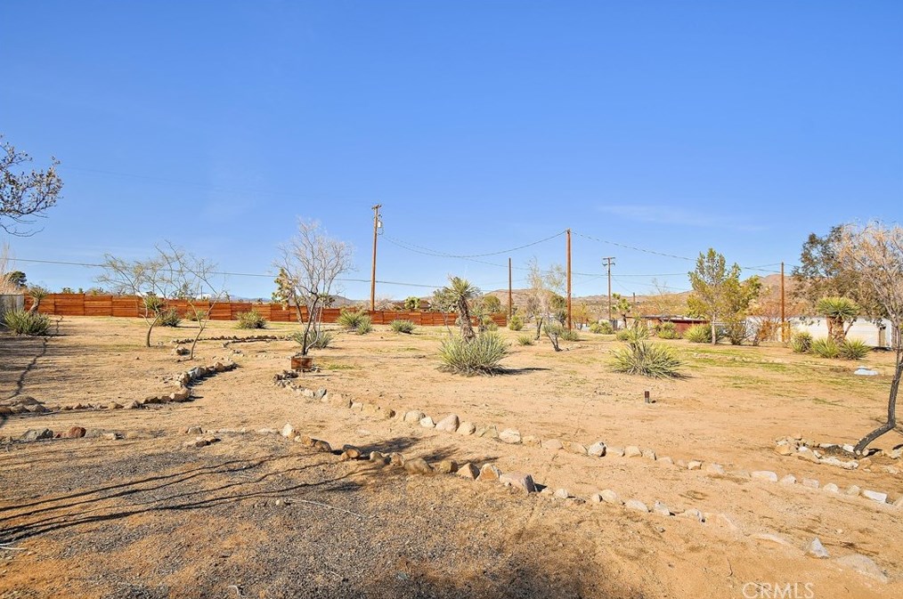 6762 Outpost Rd, Joshua Tree CA  92252-2238 exterior