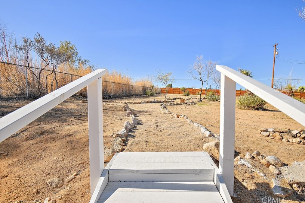 6762 Outpost Rd, Joshua Tree CA  92252-2238 exterior