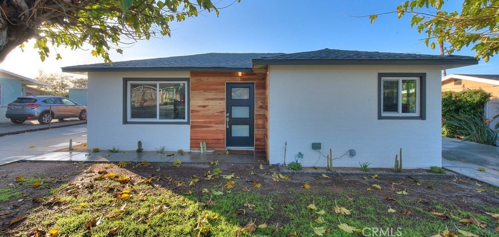 15253 Hibiscus Ave, Fontana CA  92335-4330 exterior