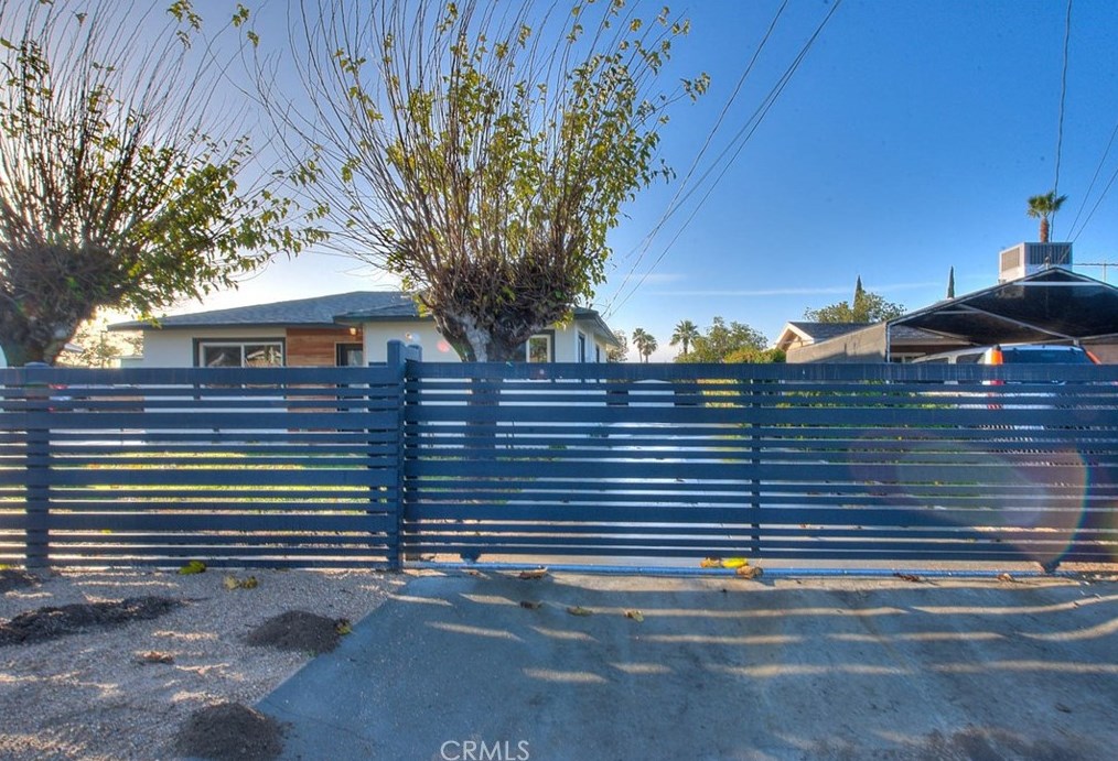 15253 Hibiscus Ave, Fontana CA  92335-4330 exterior