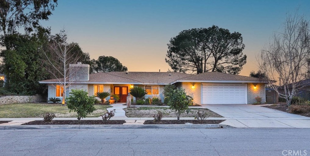 652 E Mariposa Dr, Redlands, CA 92373