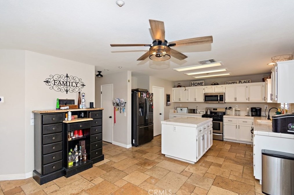 14342 Quail Ct, Fontana CA  92336-3629 exterior