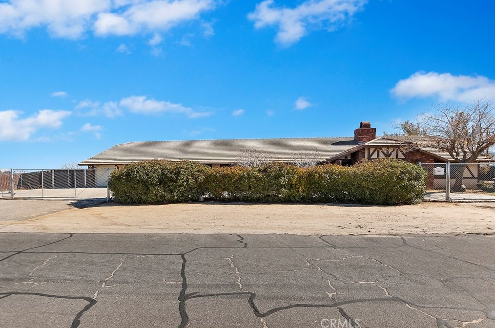 7765 Newhall Ave, Hesperia CA  92345-7019 exterior