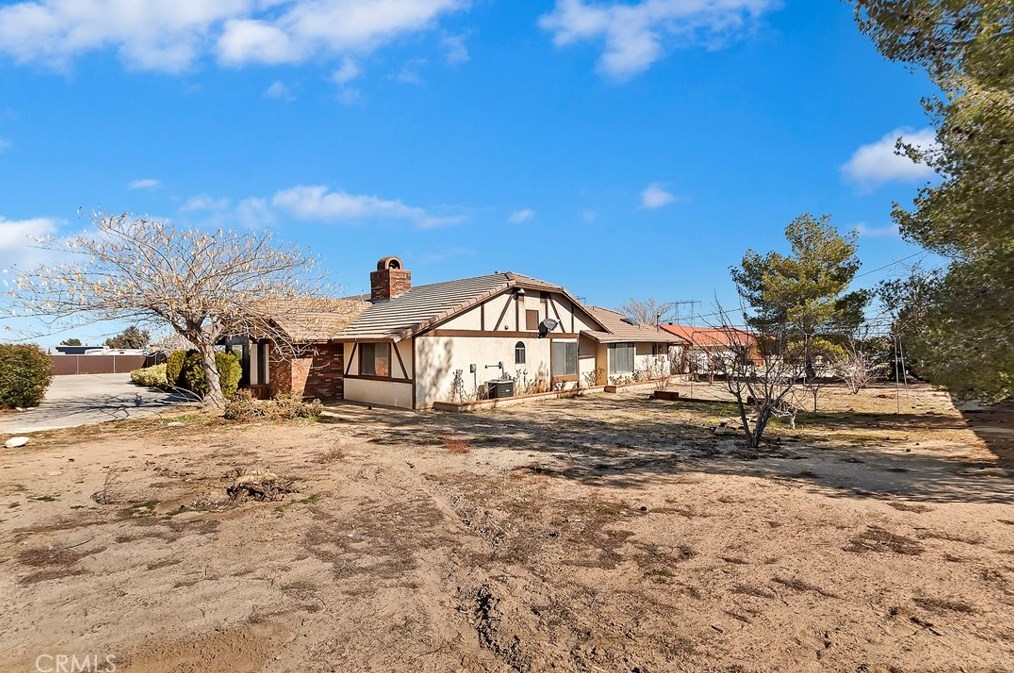 7765 Newhall Ave, Hesperia CA  92345-7019 exterior