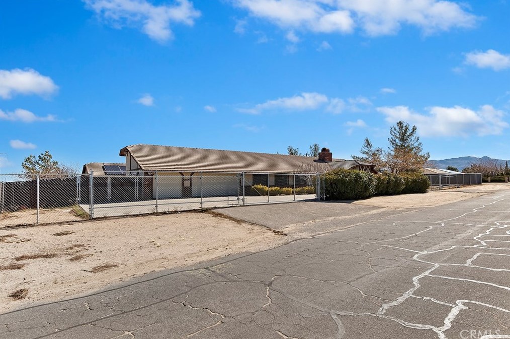 7765 Newhall Ave, Hesperia, CA 92345