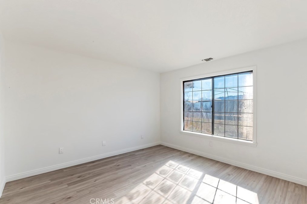 7765 Newhall Ave, Hesperia CA  92345-7019 exterior