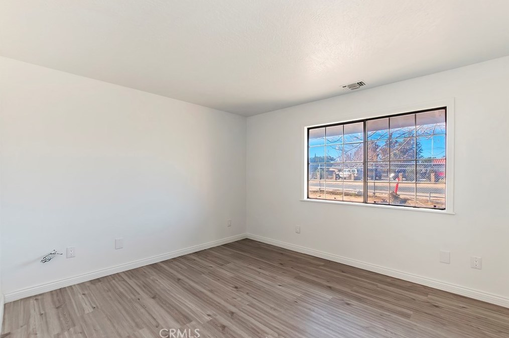 7765 Newhall Ave, Hesperia CA  92345-7019 exterior