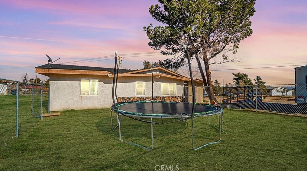 11818 Wagon Wheel Rd, Phelan, CA 92371