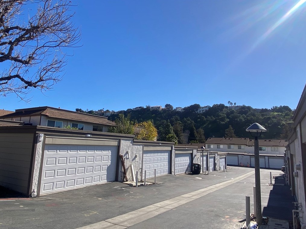 2292 Shady Hills Dr, Pomona, CA 91765-2817