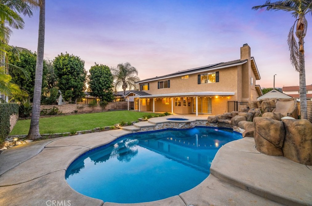 2042 Vinewood St, La Verne, CA 91750