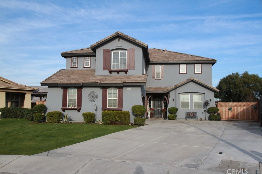 10100 Sharktooth Peak Dr, Bakersfield, CA 93311