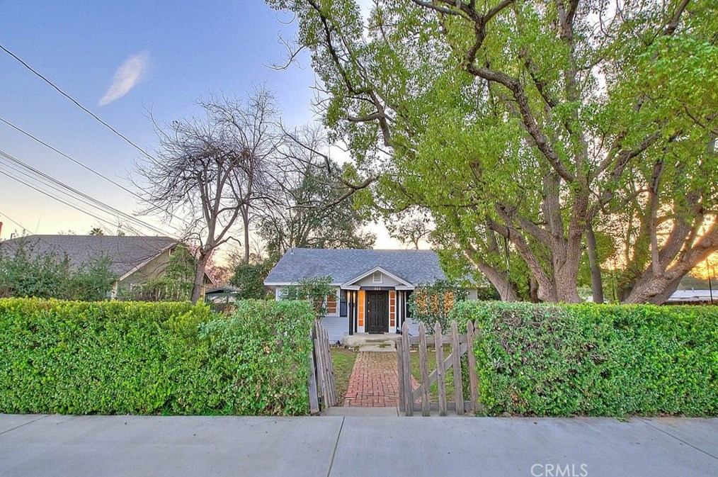 606 E Sacramento St, Altadena, CA 91001
