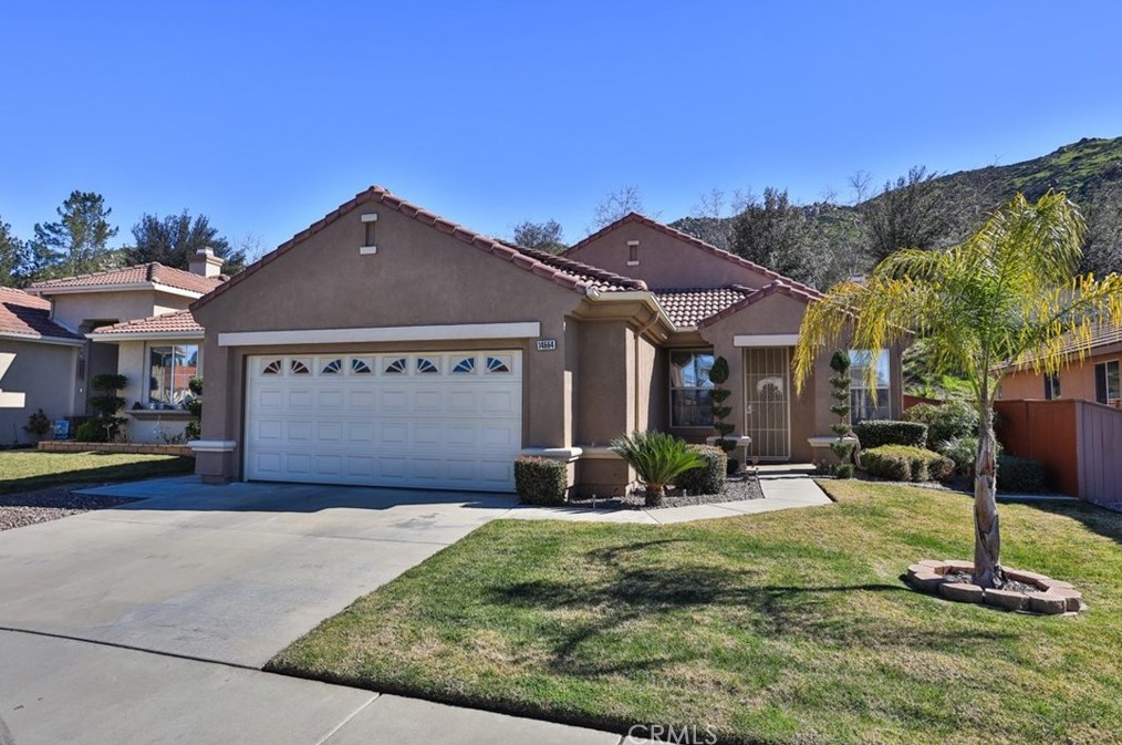14664 Grandview Dr, Moreno Valley, CA 92555-7038