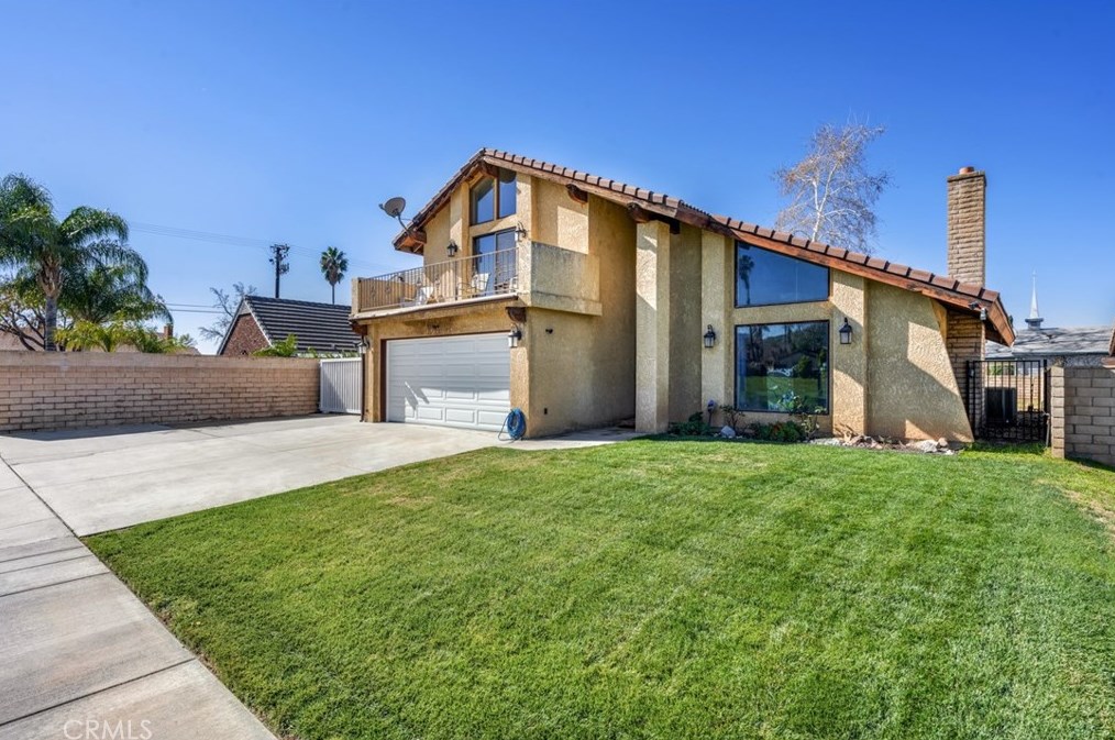 12680 Sandburg Way, Colton, CA 92313-5833
