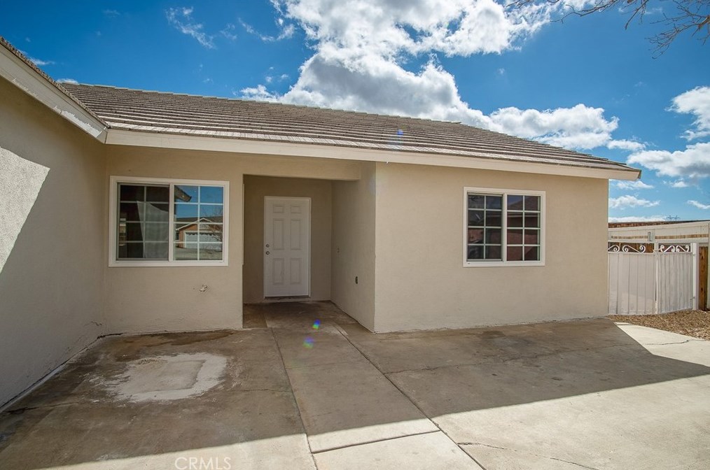 17827 Tahoe Ct, El Mirage, CA 92301-2432