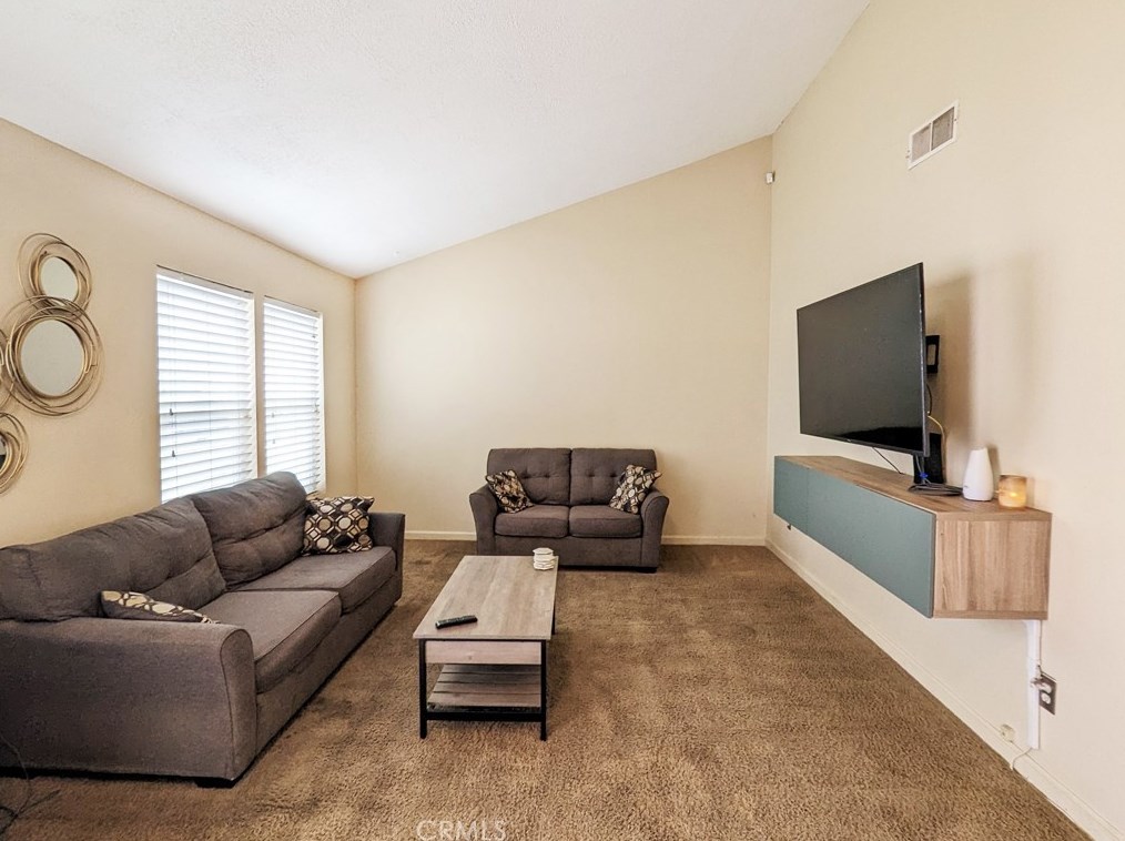 1019 Forest Dr, Colton, CA 92324