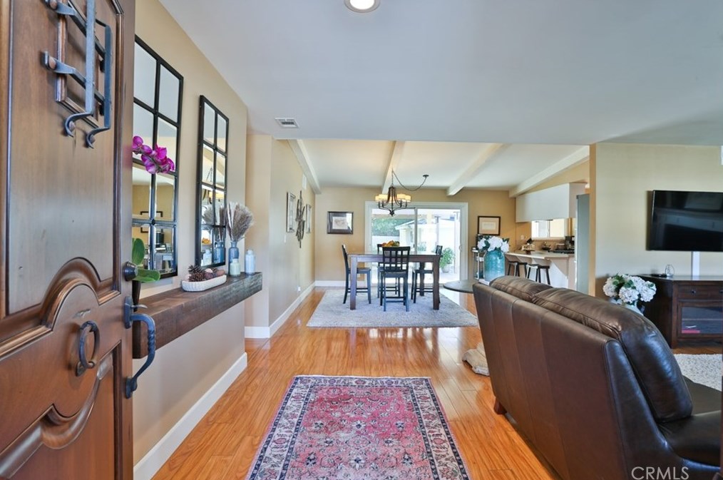 562 Rider Ct, Claremont, CA 91711-2620