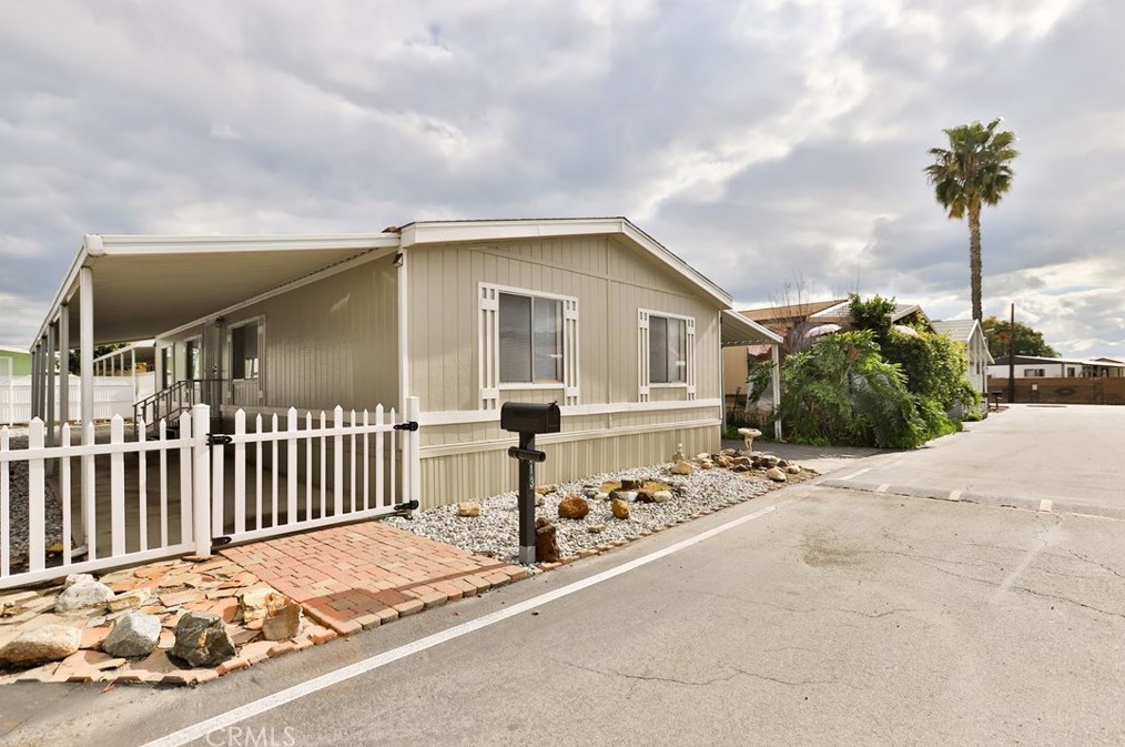 3667 Valley Blvd #213, Pomona, CA 91768