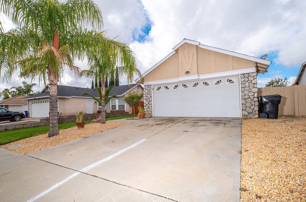 11804 Rancherias Dr, Fontana, CA 92337-8346