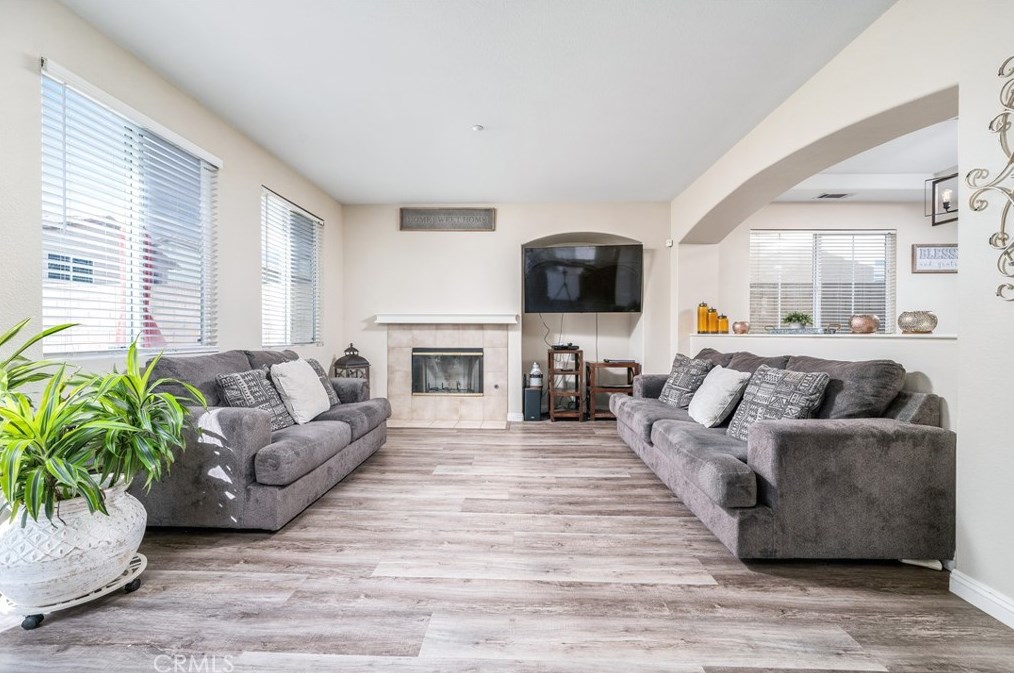 7364 Fieldrush Ct, Fontana CA  92336-3188 exterior