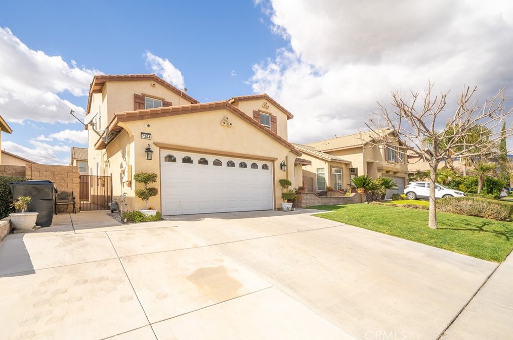 7364 Fieldrush Ct, Fontana, CA 92336