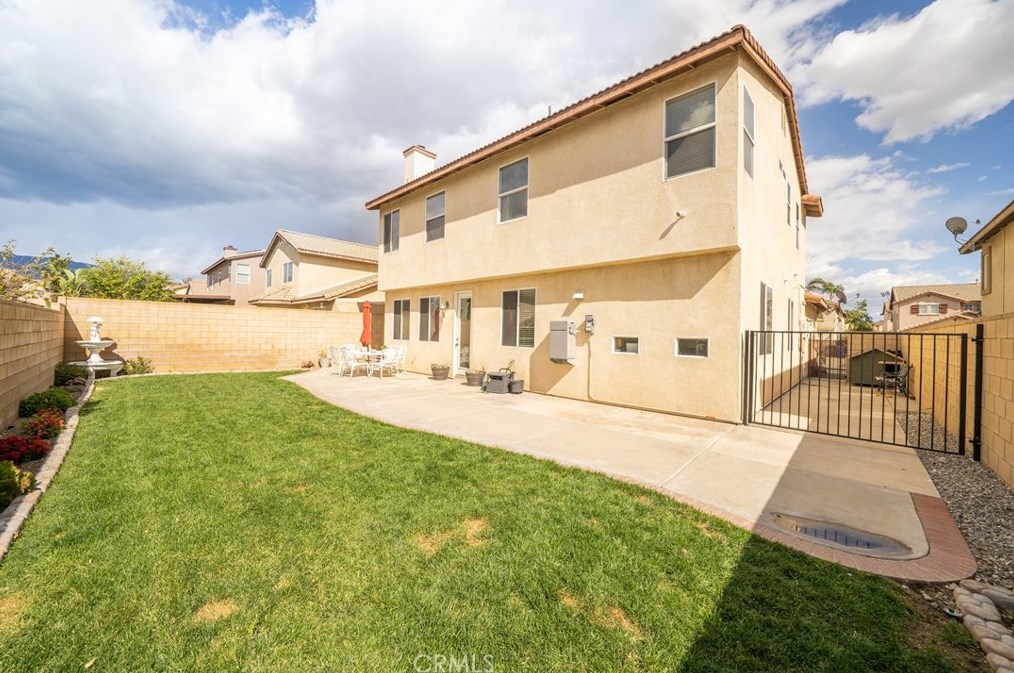 7364 Fieldrush Ct, Fontana CA  92336-3188 exterior