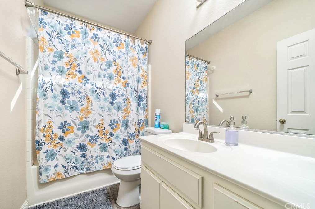 7364 Fieldrush Ct, Fontana CA  92336-3188 exterior