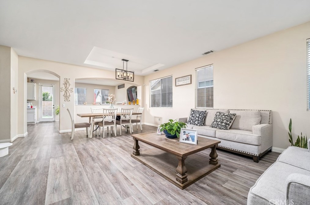 7364 Fieldrush Ct, Fontana CA  92336-3188 exterior