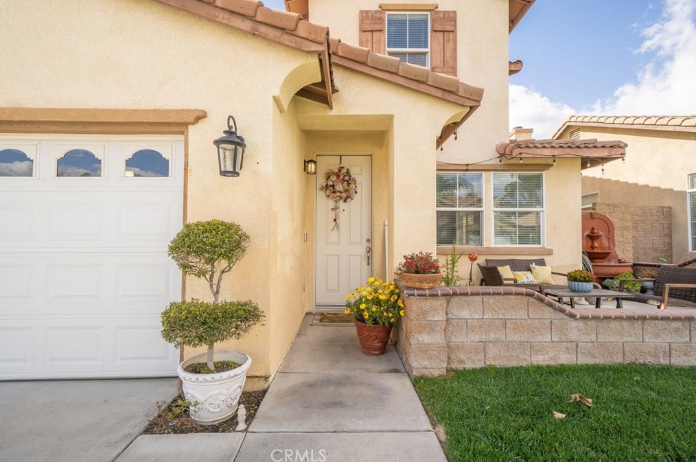 7364 Fieldrush Ct, Fontana CA  92336-3188 exterior