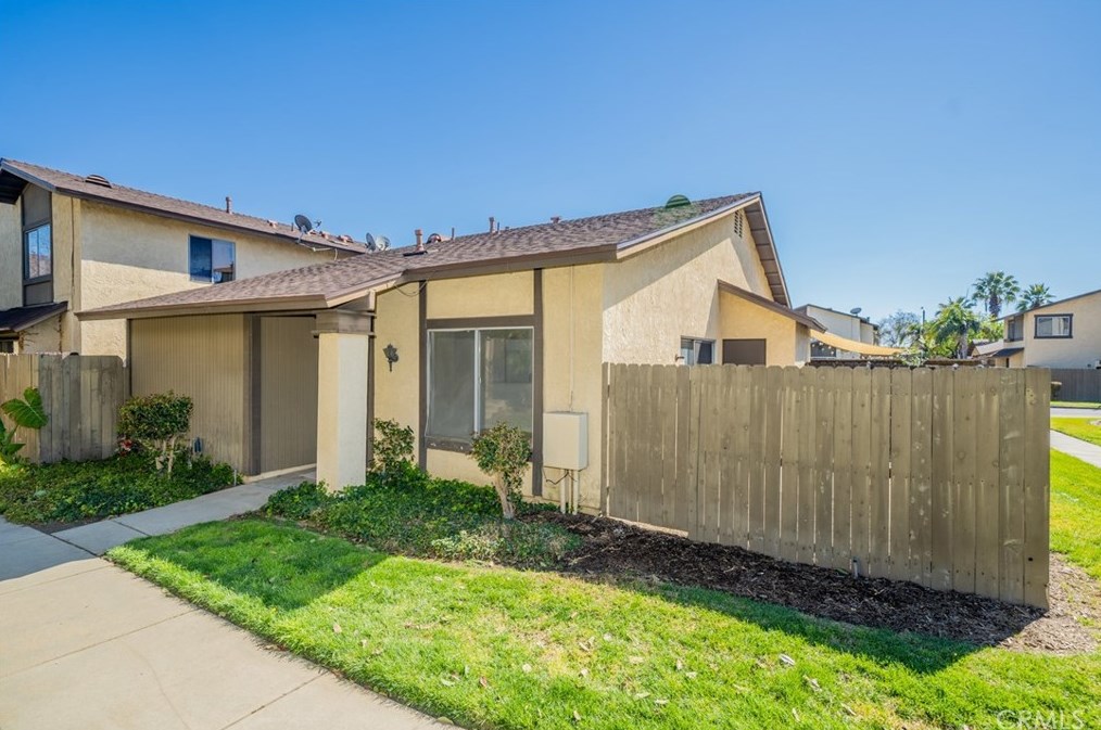 10474 Yosemite Dr, Montclair, CA 91763-4355