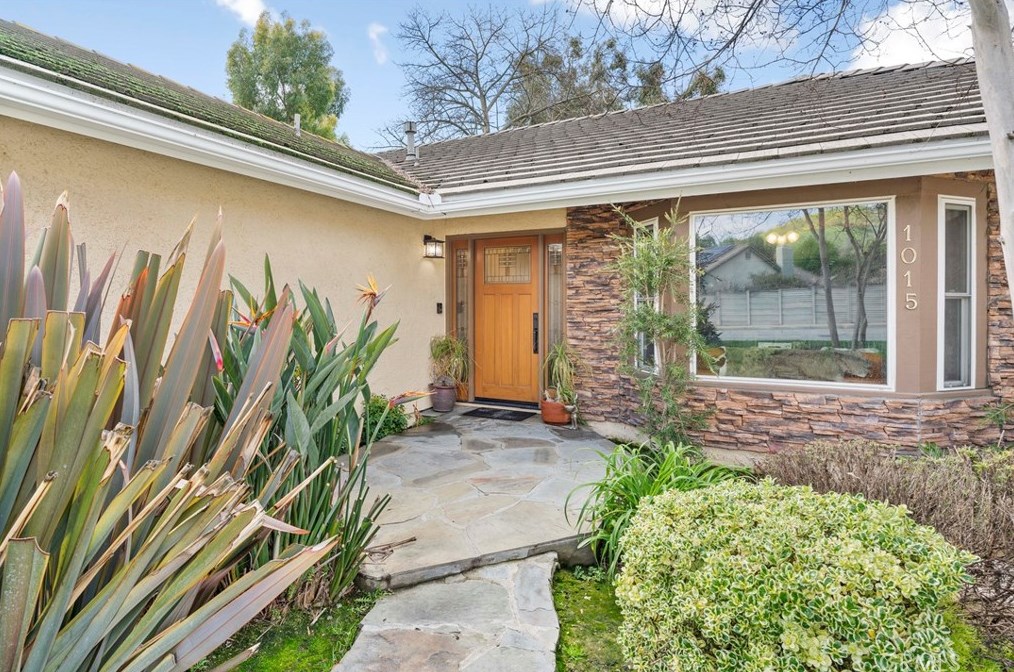 1015 Horseshoe Bnd, Walnut, CA 91789-4415