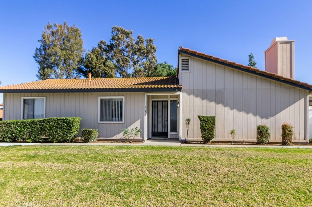 1078 Border Ave, Corona, CA 92882-3048