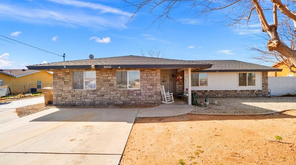 16635 Lilac St, Hesperia, CA 92345-2136