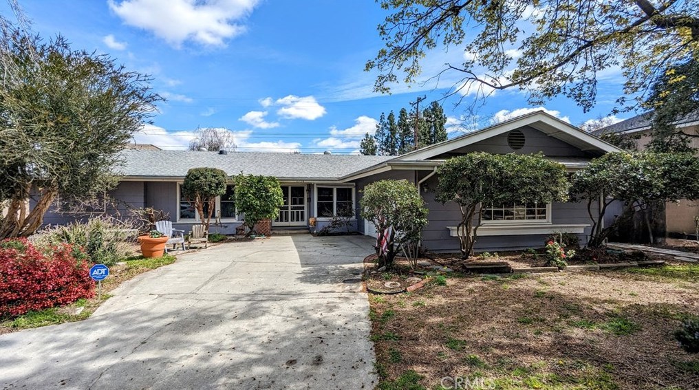 1750 Chatham Ct, Claremont, CA 91711-3017