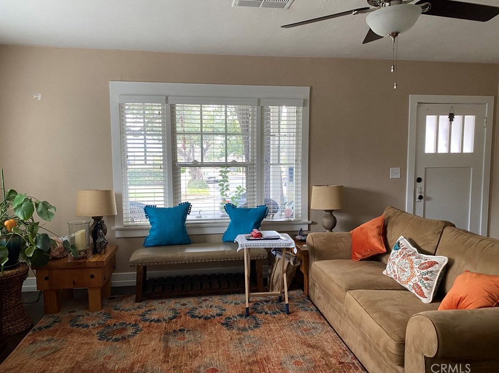 223 Home Pl, Redlands, CA 92373-5928
