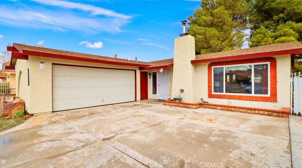 14676 Coolglen Dr, Helendale, CA 92342