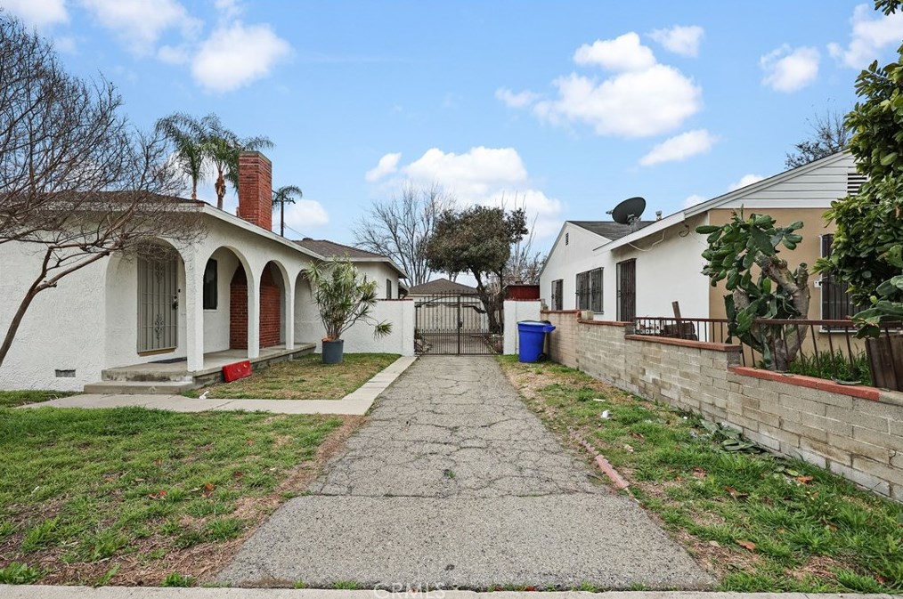 876 Philadelphia St, Pomona, CA 91766-5762