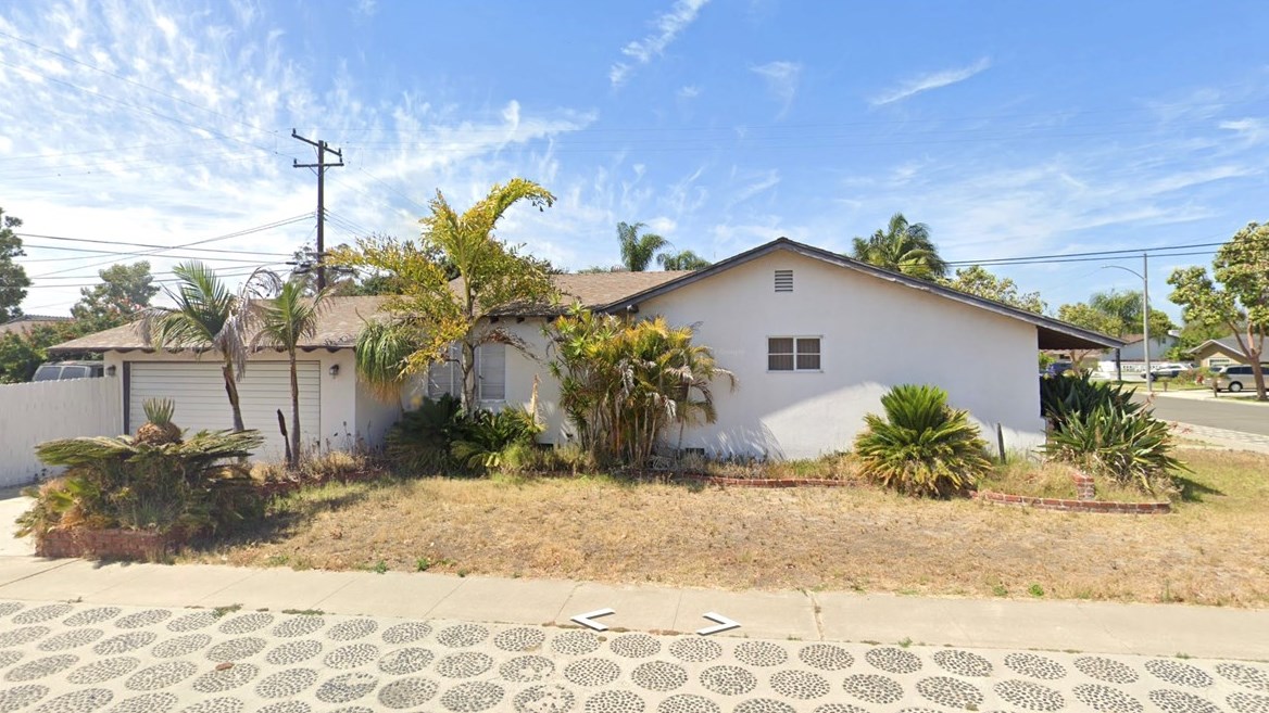 833 S Westvale Dr, Anaheim, CA 92804